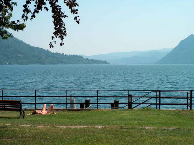 Il lago dal lido di Bagnella