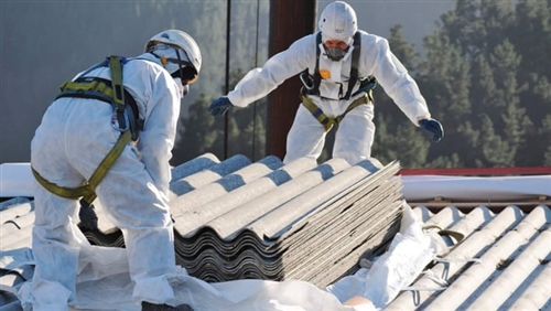 Lavori di rimozione amianto in lastre compatte a Cireggio in via Mozzalina n. 47/49
